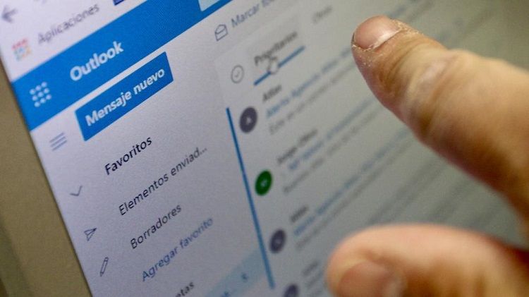 Las empresas no pueden imponer el espionaje del correo corporativo sin escuchar a los sindicatos