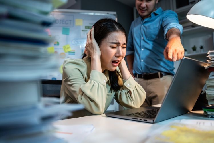 El acoso laboral ya no es gratis: cómo denunciarlo con éxito